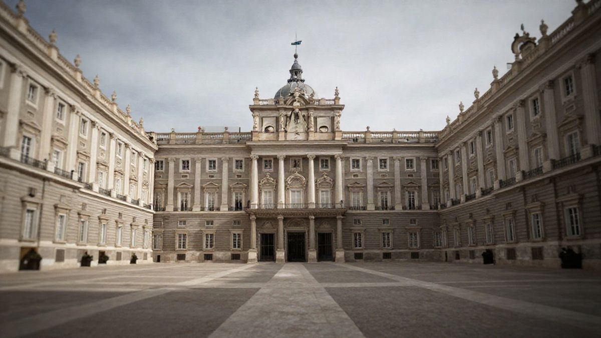 Imagen ilustrativa: vista panorámica de un edificio real genérico, simbolizando el legado de la monarquía.