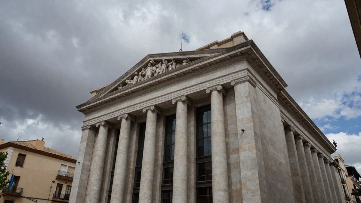 Imagen ilustrativa: un edificio bancario moderno con un cielo dramático, representando el sector bancario en un contexto europeo.